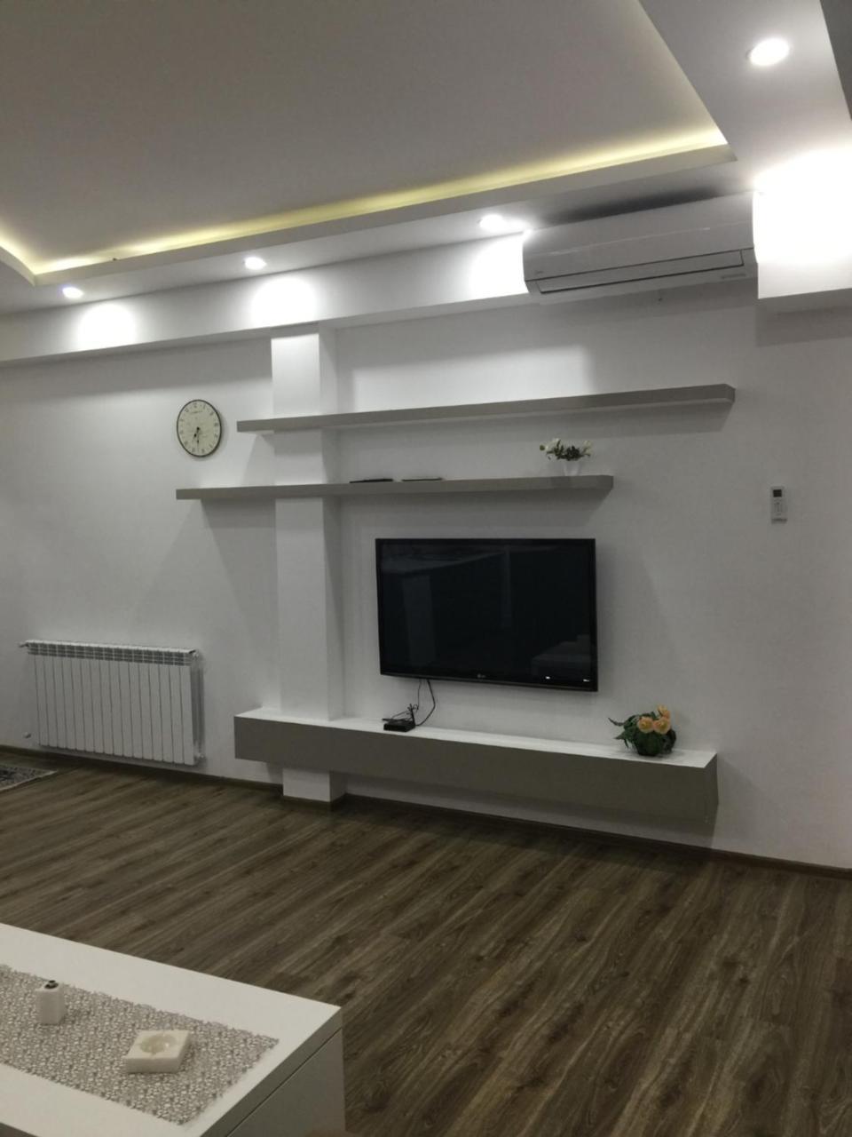 Family Apartment Tbilisi Bagian luar foto